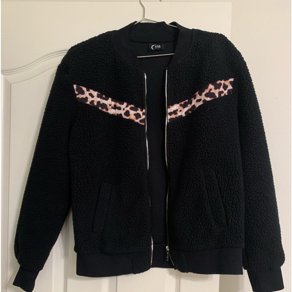 Size medium Zyia jacket. Like new, worn once.